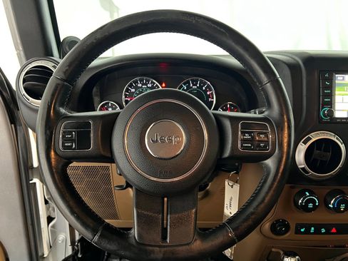 Used 2011 Jeep Wrangler Unlimited Rubicon w/ Dual Top Group image 20