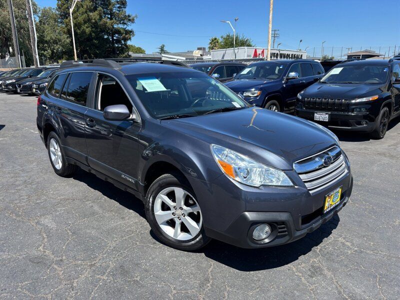 Used 2014 Subaru Outback 2.5i Premium AWD/4WD image 2