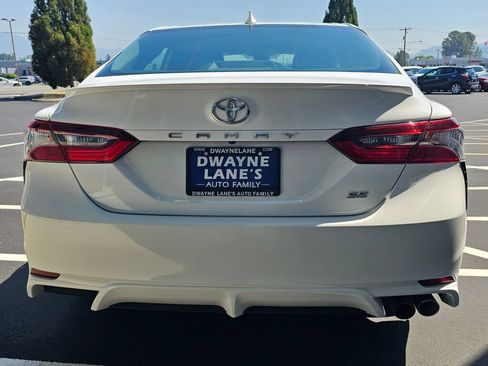 Used 2022 Toyota Camry SE FWD image 4