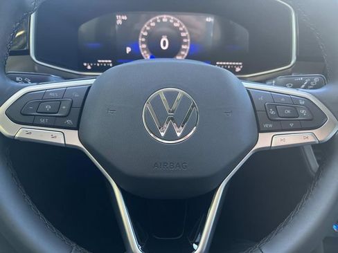 New 2026 Volkswagen Taos SE FWD image 14