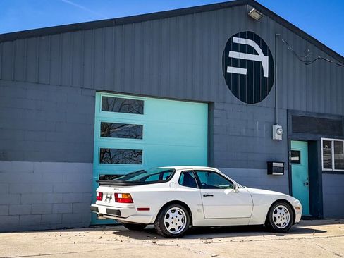 Used 1989 Porsche 944 S2 image 11