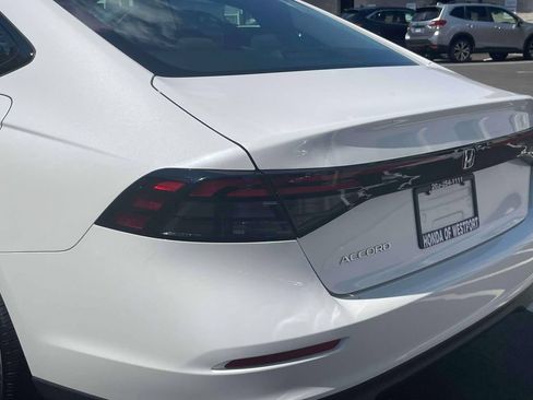 Used 2025 Honda Accord SE image 11