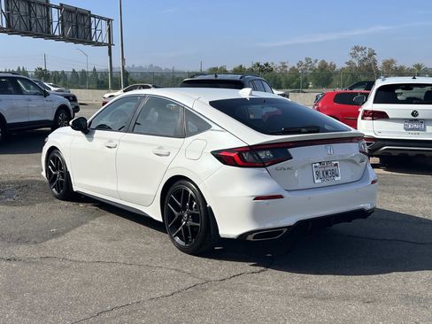 Certified 2024 Honda Civic Sport Touring image 3