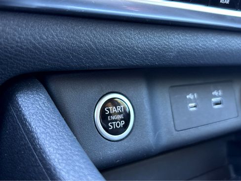 Used 2023 Nissan Rogue SV image 6