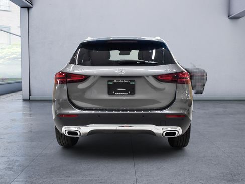 Used 2026 Mercedes-Benz GLA 250 4MATIC image 5
