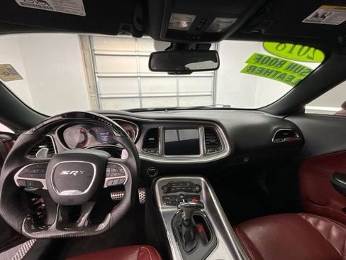 Used 2018 Dodge Challenger SRT Hellcat RWD image 2