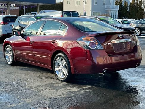 Used 2010 Nissan Altima 3.5 SR w/ Sport Pkg FWD image 6