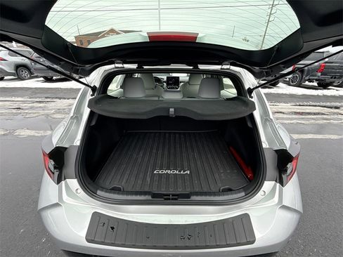 Used 2023 Toyota Corolla SE w/ SE Premium Package image 29