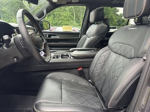 Used 2025 Jeep Grand Wagoneer Series III w/ Rear Seat Video Group 1 AWD/4WD image 40