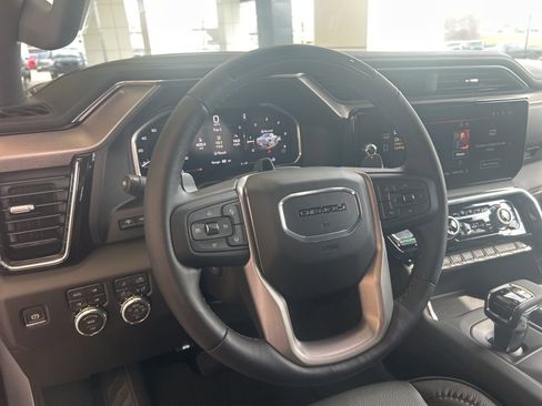 Used 2026 GMC Sierra 1500 Denali image 11