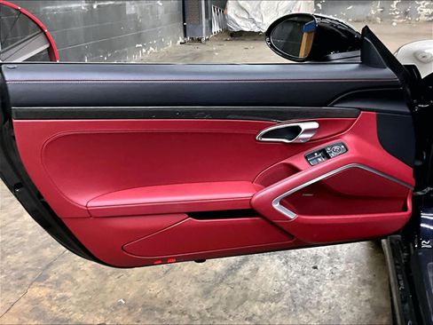 Used 2024 Porsche 718 Boxster RWD image 26