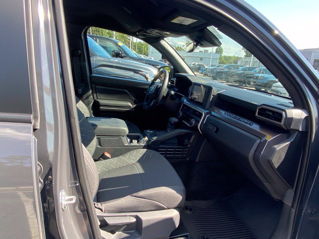 Used 2025 Toyota Tacoma SR5 RWD image 17