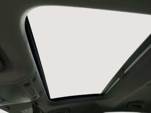 New 2025 Volkswagen Jetta SE image 12