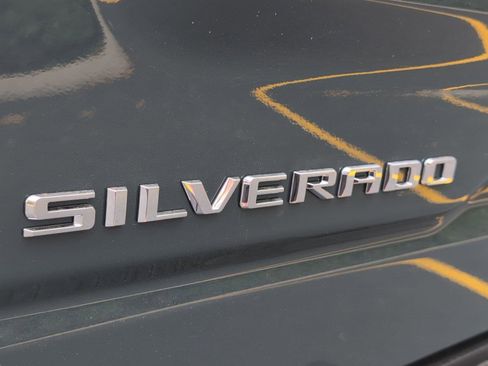 New 2026 Chevrolet Silverado 1500 ZR2 image 9