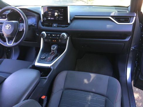 Used 2024 Toyota RAV4 SE AWD/4WD image 30