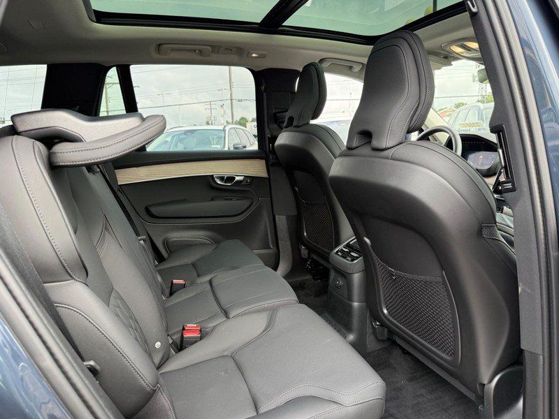 New 2026 Volvo XC90 T8 Plus w/ Protection Package Premier AWD/4WD image 6