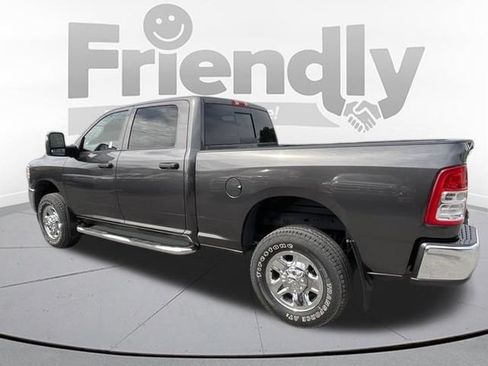 Used 2024 RAM 2500 Tradesman w/ Chrome Appearance Group AWD/4WD image 4