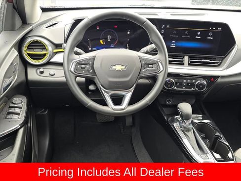 Used 2024 Chevrolet Trax LT w/ Driver Confidence Package FWD image 11