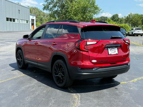 Used 2023 GMC Terrain SLE w/ Driver Convenience Package AWD/4WD image 5