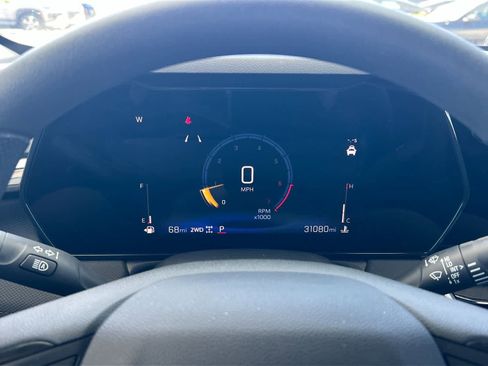 Used 2025 Chevrolet TrailBlazer LT AWD/4WD image 25