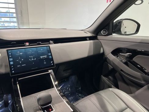 Used 2025 Land Rover Range Rover Evoque S image 36
