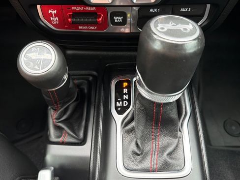 Used 2019 Jeep Wrangler Unlimited Rubicon AWD/4WD image 37