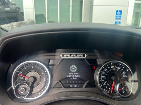 Used 2021 RAM 1500 Big Horn AWD/4WD image 2