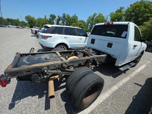 Used 2021 RAM 3500 Tradesman w/ Chrome Appearance Group AWD/4WD image 4