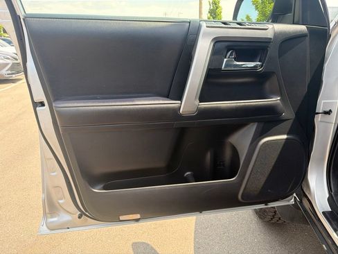 Used 2022 Toyota 4Runner SR5 AWD/4WD image 23