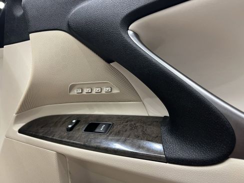 Used 2010 Lexus IS 350C image 38