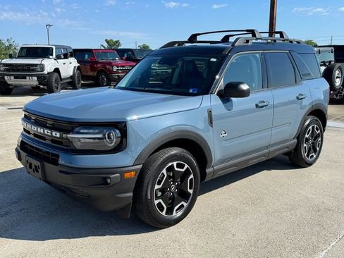 Used 2024 Ford Bronco Sport Outer Banks w/ Tech Package AWD/4WD image 12
