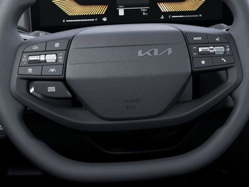 New 2025 Kia K4 LXS image 22