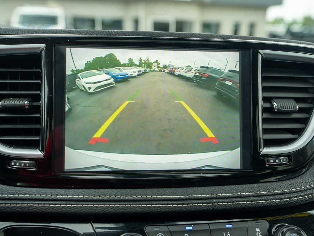 Used 2024 Chrysler Pacifica Limited w/ Trailer Tow Group FWD image 27