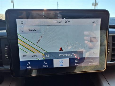 Certified 2022 Ford Explorer XLT w/ Equipment Group 202A image 4