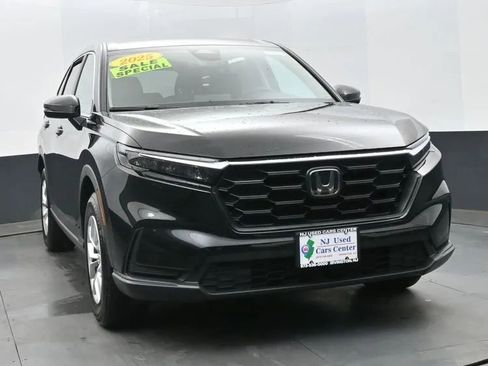 Used 2025 Honda CR-V LX image 3