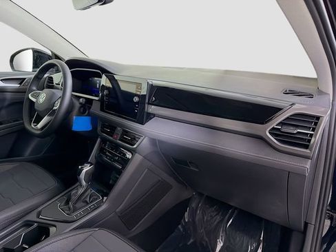 New 2026 Volkswagen Taos SE FWD image 28