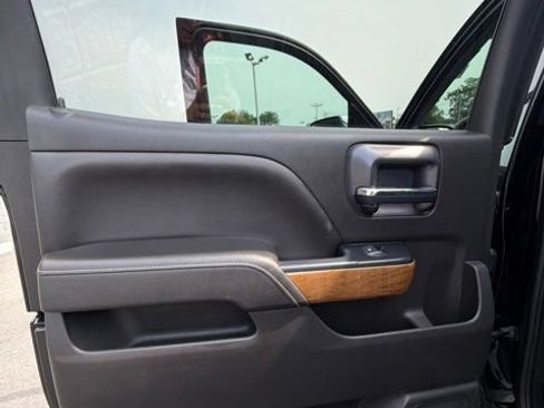 Used 2018 Chevrolet Silverado 1500 LTZ w/ Sport Package AWD/4WD image 18
