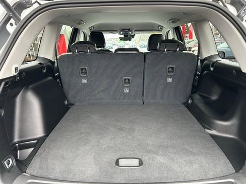 Used 2023 Jeep Grand Cherokee Limited w/ Luxury Tech Group II image 11