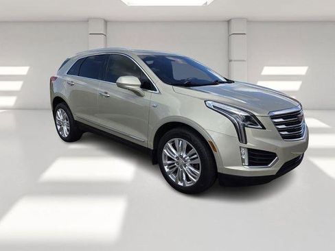 Used 2017 Cadillac XT5 Premium Luxury image 4