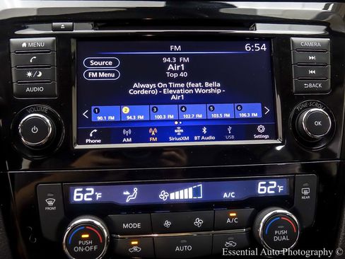 Used 2021 Nissan Rogue Sport SV image 16