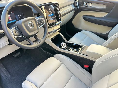 New 2026 Volvo XC40 B5 Ultra w/ Climate Package image 9