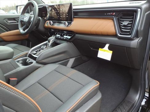 New 2026 GMC Canyon AT4 image 10