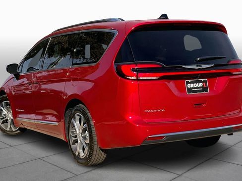 Used 2026 Chrysler Pacifica Pinnacle FWD image 12