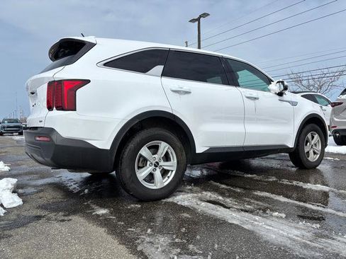 Certified 2023 Kia Sorento LX image 8