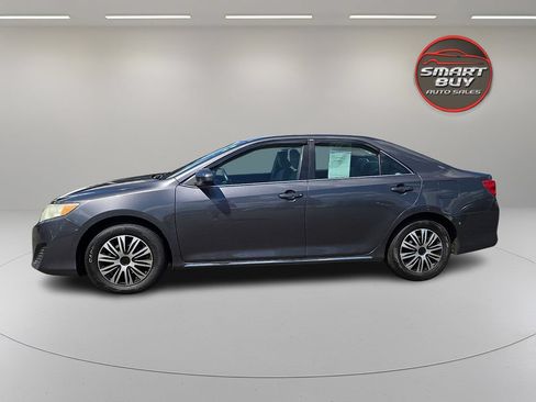 Used 2013 Toyota Camry LE FWD image 8