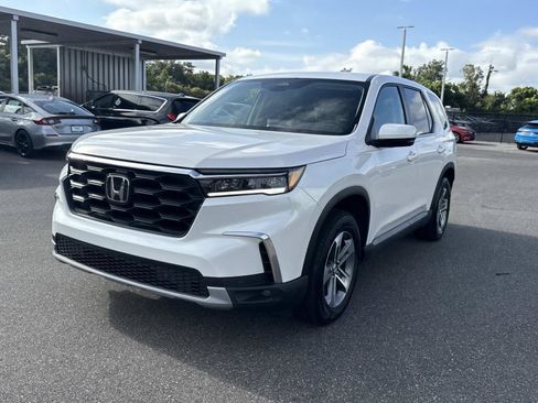 Certified 2025 Honda Pilot EX-L image 8