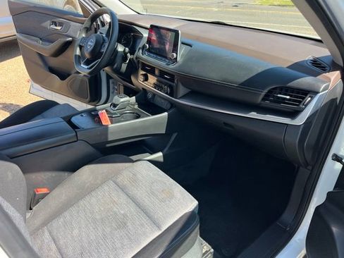 Used 2023 Nissan Rogue SV image 29