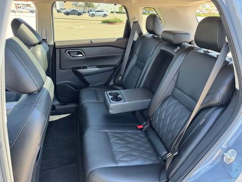 Used 2022 Nissan Rogue Platinum w/ Head-Up Display Package image 19