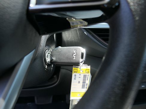 Used 2024 Kia Forte LXS FWD image 17