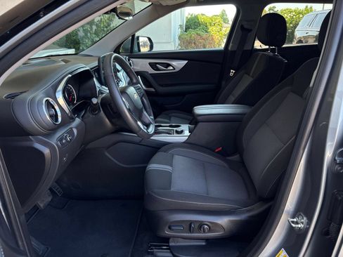 Used 2025 Chevrolet Blazer LT FWD image 28
